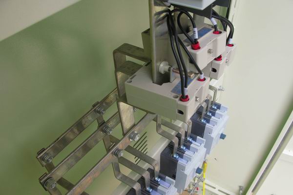 东方华侨农场控制箱-3683讲讲控制箱的使用特点